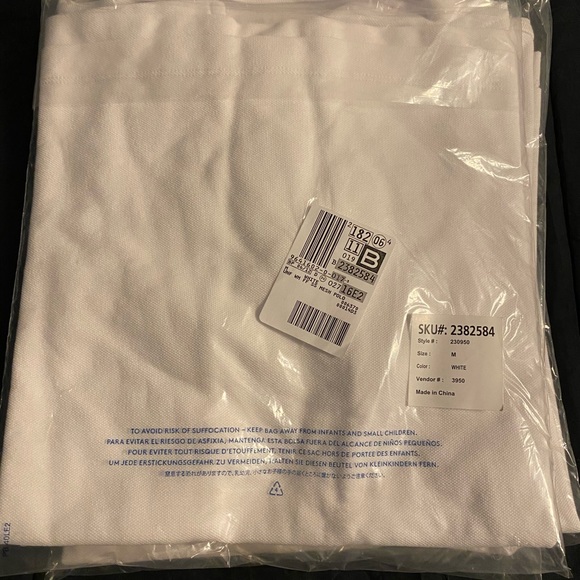 4 possible white polos - Picture 3 of 3